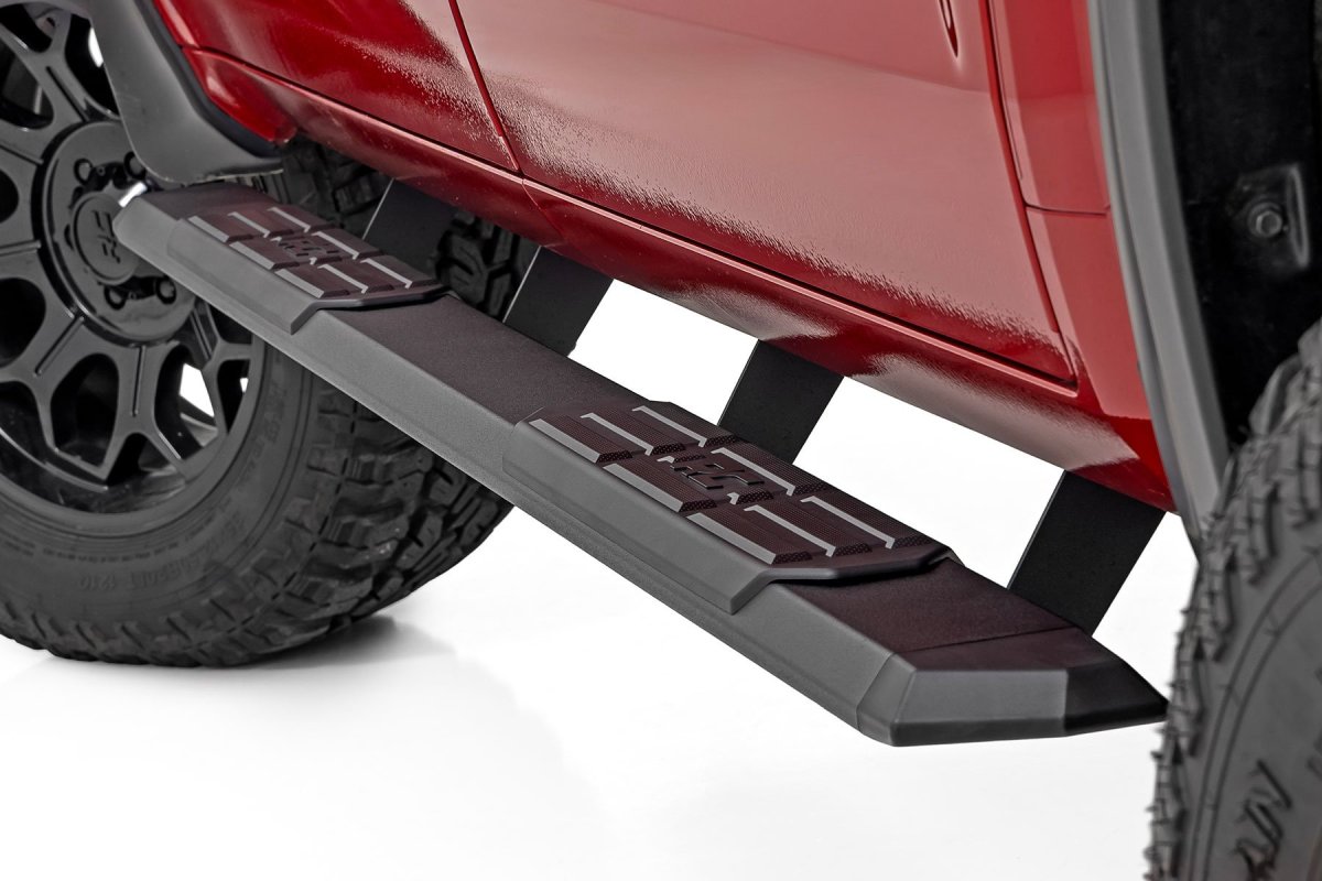 Toyota Tundra Running Boards - Rough Country - TR2 Aluminum - Black - 4WD - '22-'26